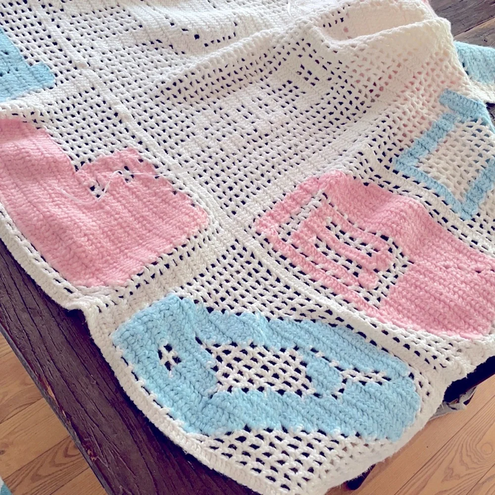 Vintage crochet baby blanket‎ EUC